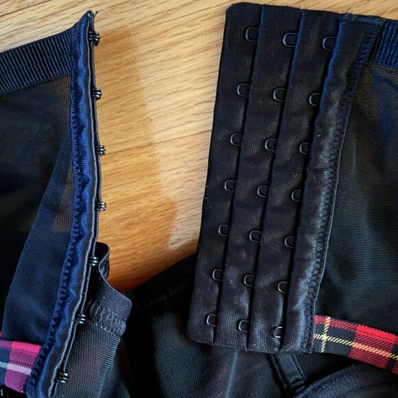 Torrid XO Plunge Push-Up Bra Noelle Plaid Jester Red Plus Size 42DD - Picture 14 of 16